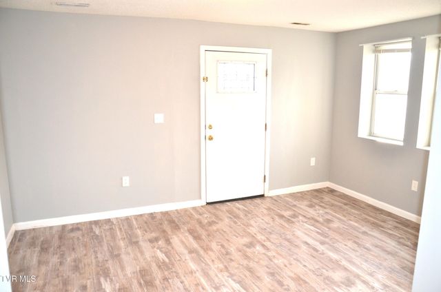 214 East Ravine Road, Kingsport, TN 37660