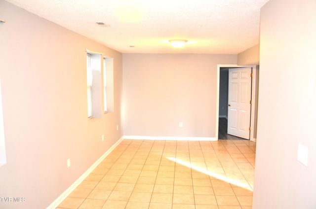 214 East Ravine Road, Kingsport, TN 37660