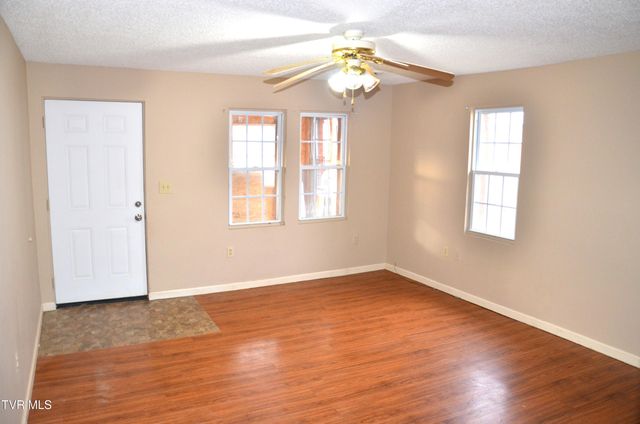 214 East Ravine Road, Kingsport, TN 37660