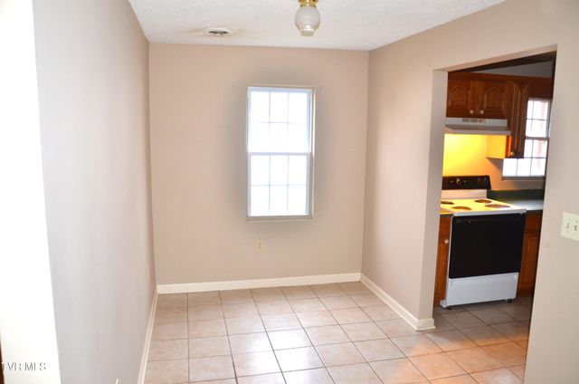 214 East Ravine Road, Kingsport, TN 37660