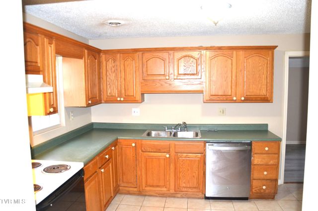 214 East Ravine Road, Kingsport, TN 37660