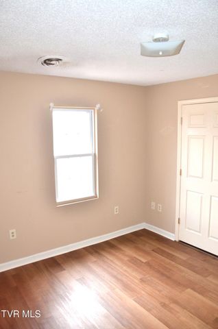 214 East Ravine Road, Kingsport, TN 37660