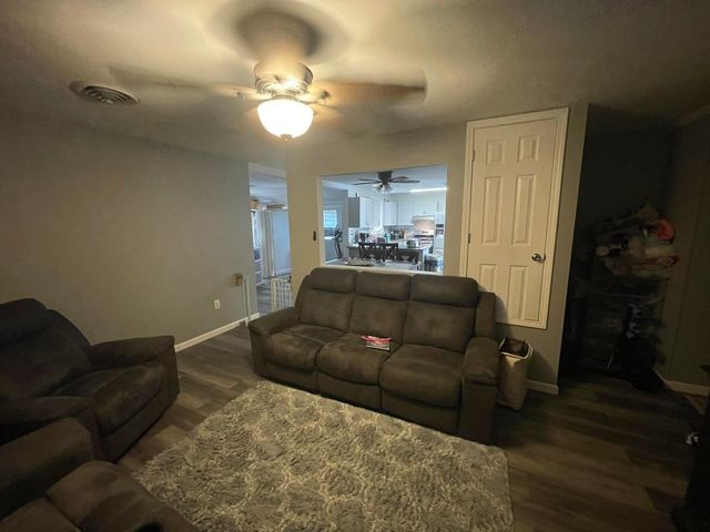 1748 Acadian Dr, Houma, LA 70363