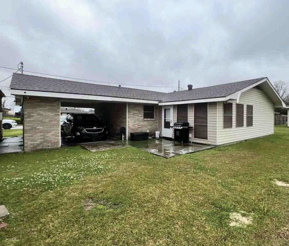 1748 Acadian Dr, Houma, LA 70363
