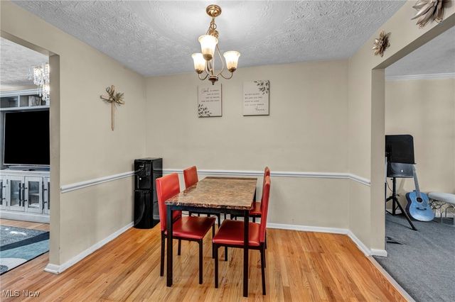 217 Tyler Avenue, Cuyahoga Falls, OH 44221