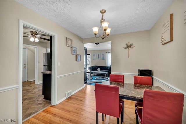 217 Tyler Avenue, Cuyahoga Falls, OH 44221