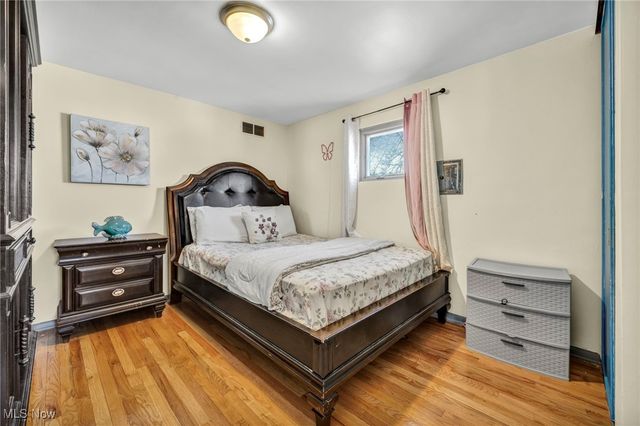 217 Tyler Avenue, Cuyahoga Falls, OH 44221