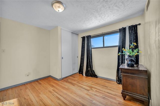 217 Tyler Avenue, Cuyahoga Falls, OH 44221