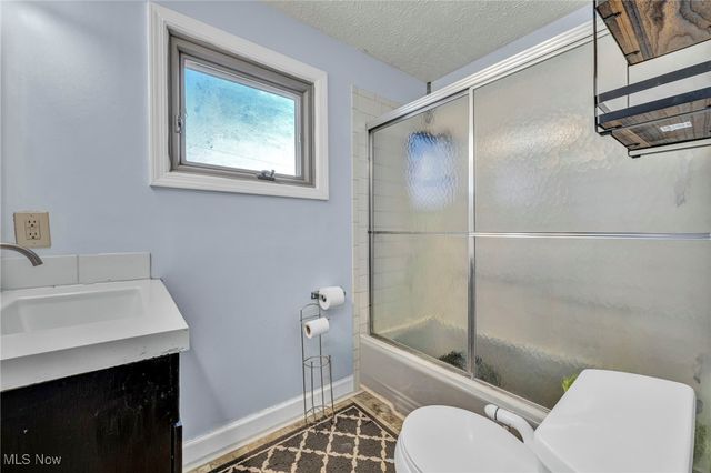 217 Tyler Avenue, Cuyahoga Falls, OH 44221