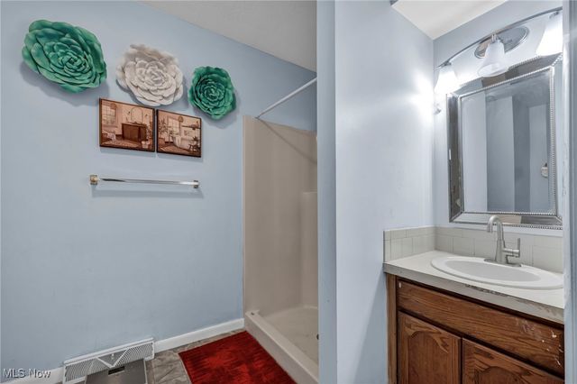 217 Tyler Avenue, Cuyahoga Falls, OH 44221