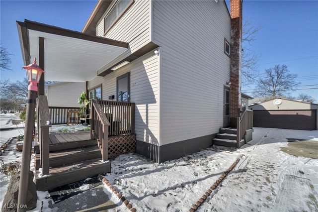 217 Tyler Avenue, Cuyahoga Falls, OH 44221