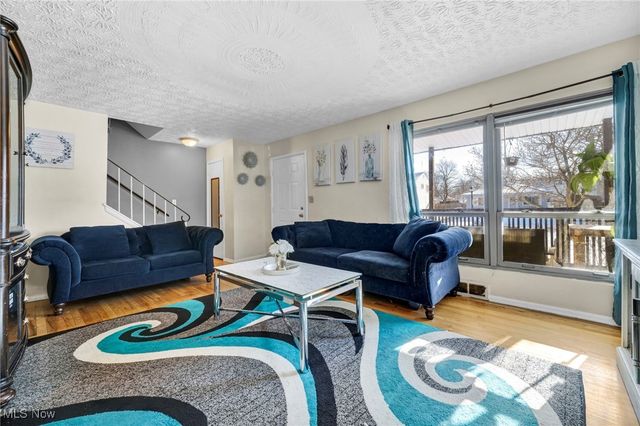 217 Tyler Avenue, Cuyahoga Falls, OH 44221