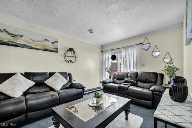 217 Tyler Avenue, Cuyahoga Falls, OH 44221