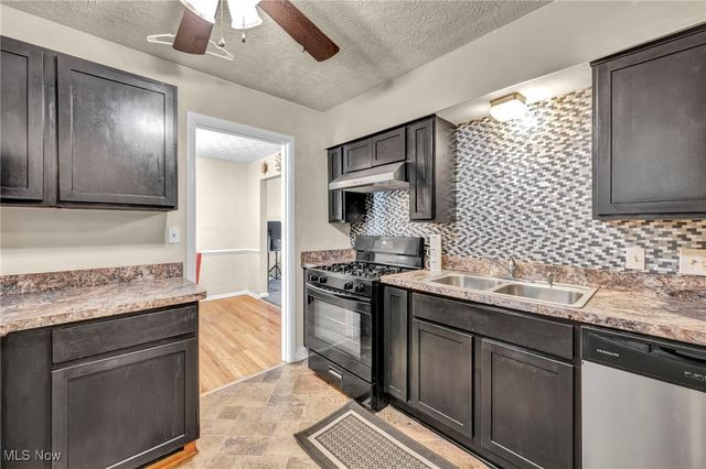 217 Tyler Avenue, Cuyahoga Falls, OH 44221