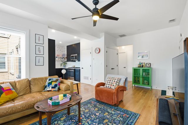 4051 N SOUTHPORT Avenue 2, Chicago, IL 60613