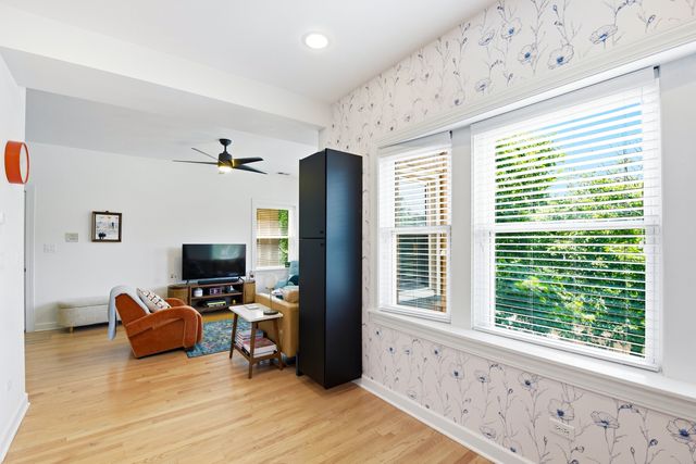 4051 N SOUTHPORT Avenue 2, Chicago, IL 60613