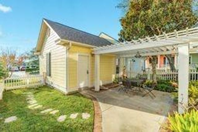 110 Island Passage, Galveston, TX 77554