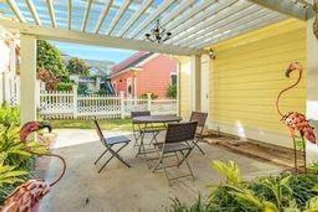 110 Island Passage, Galveston, TX 77554