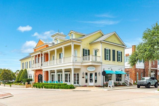 110 Island Passage, Galveston, TX 77554