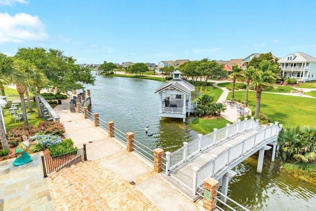 110 Island Passage, Galveston, TX 77554