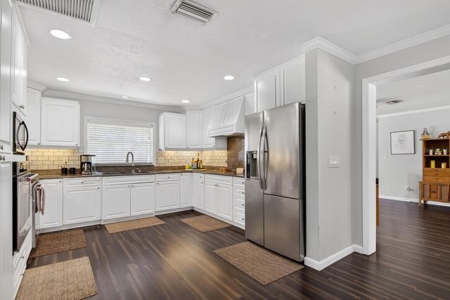 608 VANDERBAKER ROAD, Temple Terrace, FL 33617