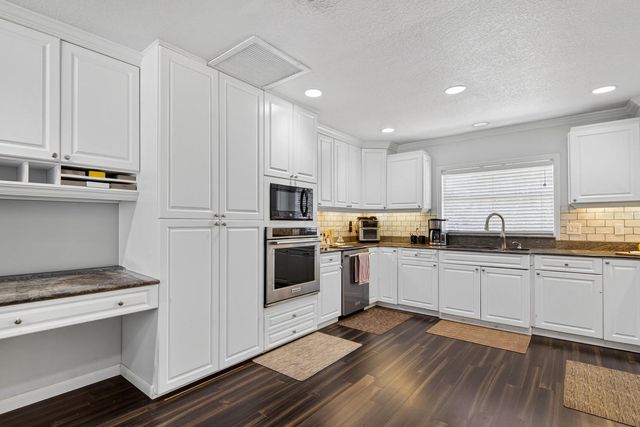 608 VANDERBAKER ROAD, Temple Terrace, FL 33617