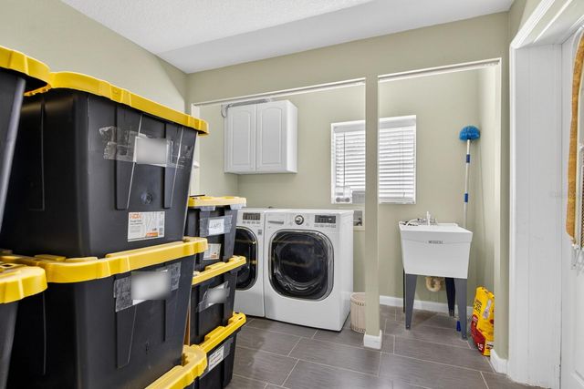 608 VANDERBAKER ROAD, Temple Terrace, FL 33617