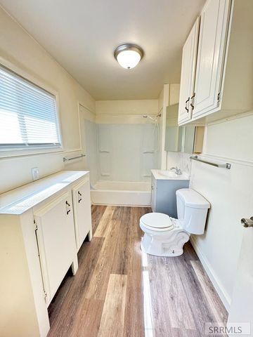 112 Topaz, Blackfoot, ID 83221