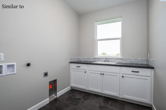 7017 Belmont, West Richland, WA 99353