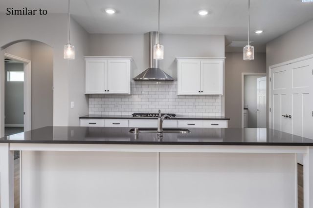 7017 Belmont, West Richland, WA 99353