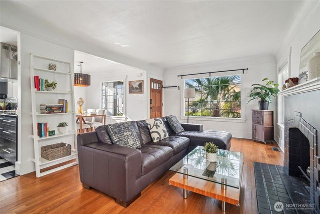 851 NW 56th Street, Seattle, WA 98107