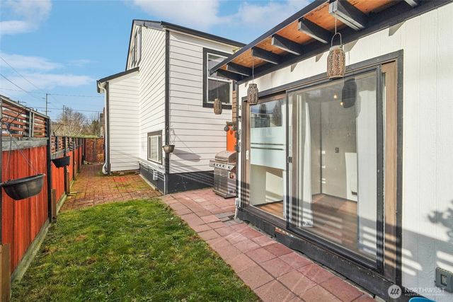 851 NW 56th Street, Seattle, WA 98107