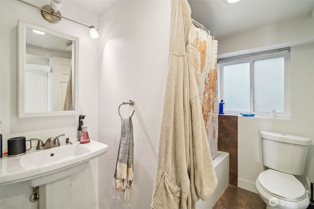 851 NW 56th Street, Seattle, WA 98107