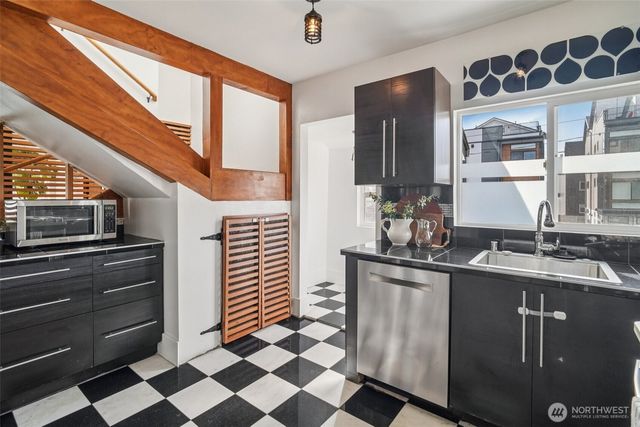 851 NW 56th Street, Seattle, WA 98107