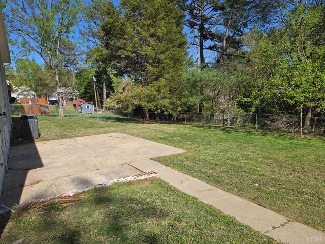 1305 Lee Drive, Farmville, VA 23901