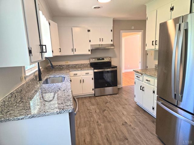 1305 Lee Drive, Farmville, VA 23901