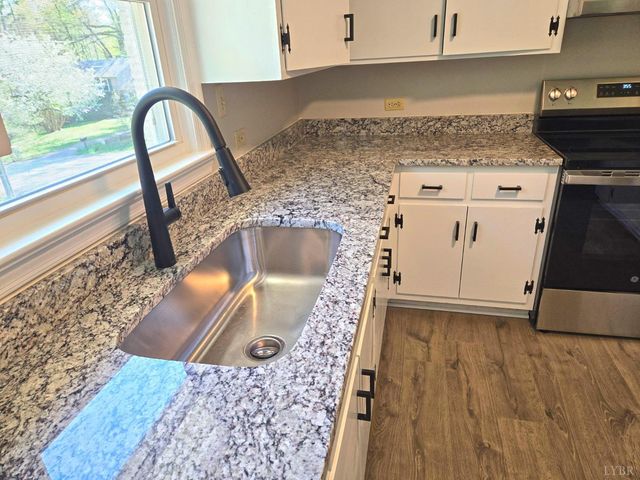 1305 Lee Drive, Farmville, VA 23901