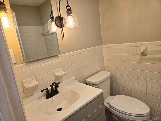 1305 Lee Drive, Farmville, VA 23901