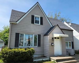 368 Grover Cleveland Highway, Amherst, NY 14226