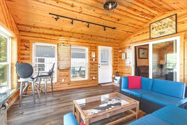 W5510 Oxbow Trail, Princeton, WI 54968
