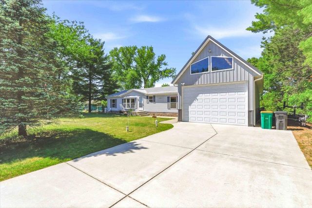W5510 Oxbow Trail, Princeton, WI 54968