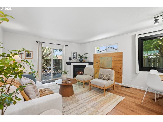 4945 Se OGDEN St, Portland, OR 97206