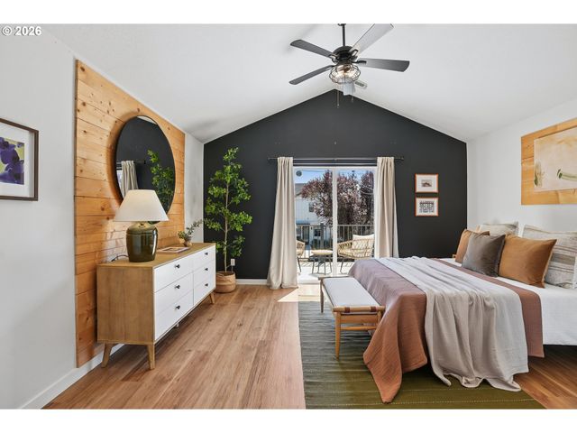 4945 Se OGDEN St, Portland, OR 97206