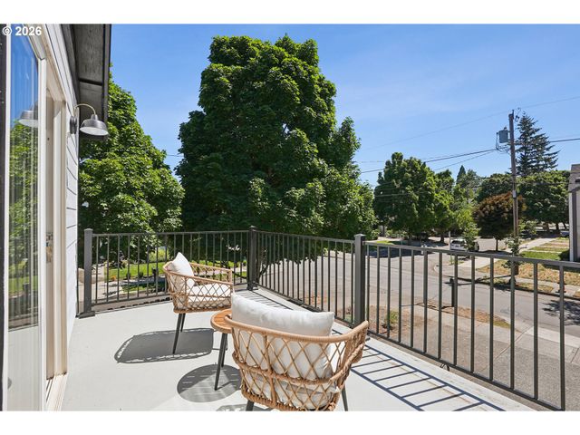 4945 Se OGDEN St, Portland, OR 97206