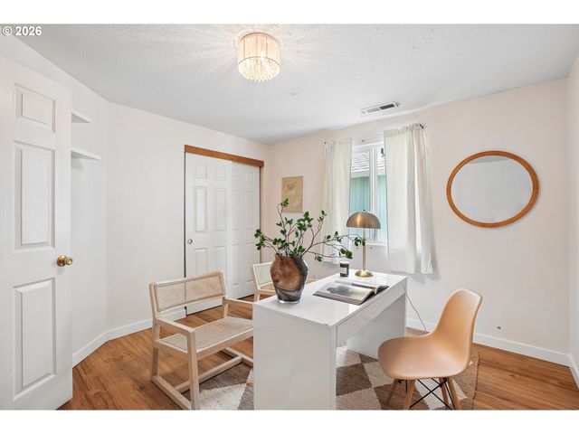 4945 Se OGDEN St, Portland, OR 97206