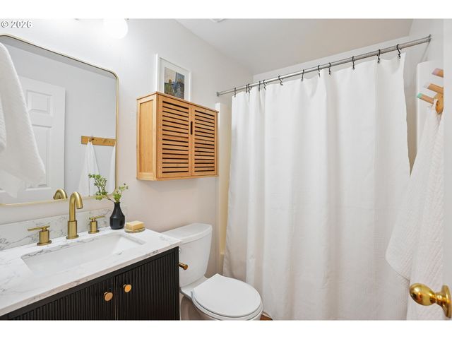 4945 Se OGDEN St, Portland, OR 97206