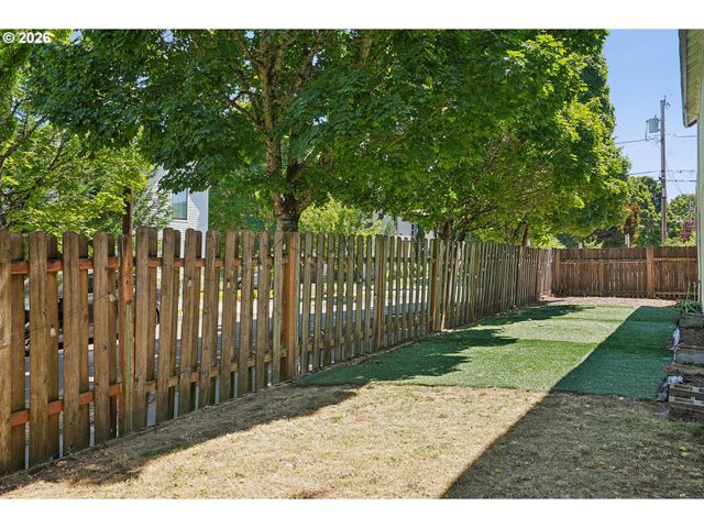 4945 Se OGDEN St, Portland, OR 97206
