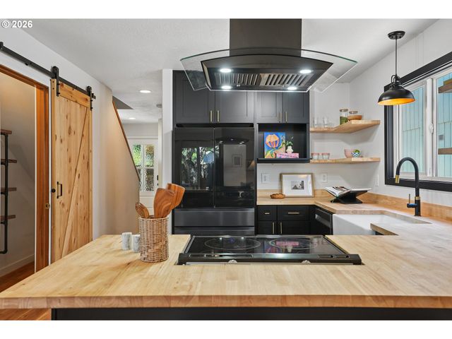 4945 Se OGDEN St, Portland, OR 97206