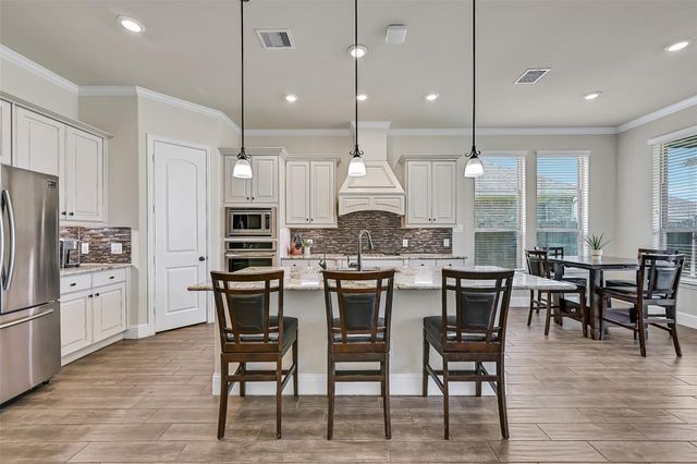 1645 Longwood Glen Lane, Friendswood, TX 77546