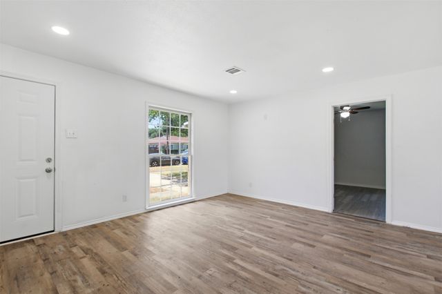 1219 Daisy Lane, Irving, TX 75061